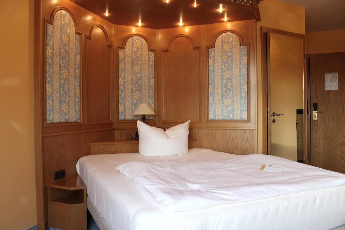 Hotel Spanischer Hof Gröditz Dış mekan fotoğraf
